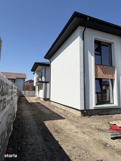 Casă cu 4 camere cu Teren 350 Mp în Central
