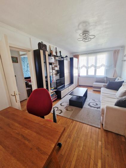 Apartament cu 3 camere decomandat în Rogerius