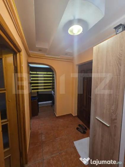 Apartament cu 2 camere decomandat în Micro 20