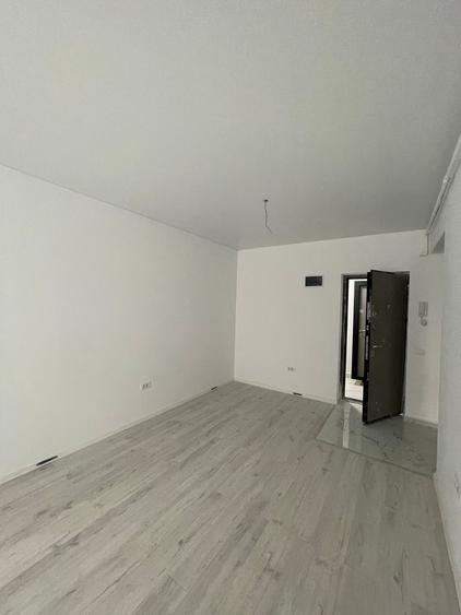 Apartament cu 2 camere semidecomandat în Militari