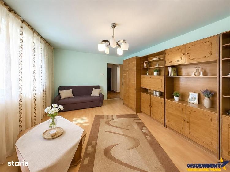 Apartament cu 2 camere decomandat în Rovinari