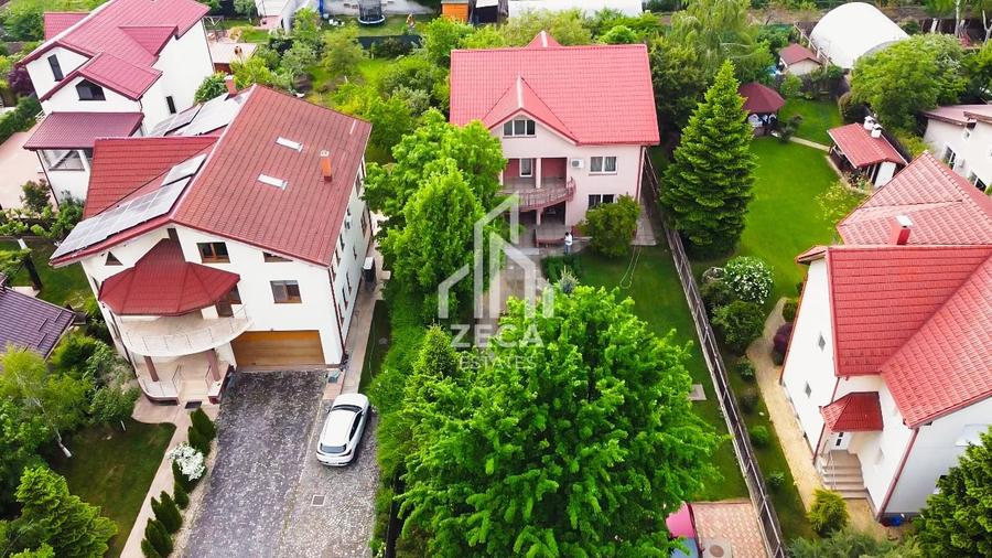 Casă individuală cu 9 camere cu Canalizare în Popești-Leordeni