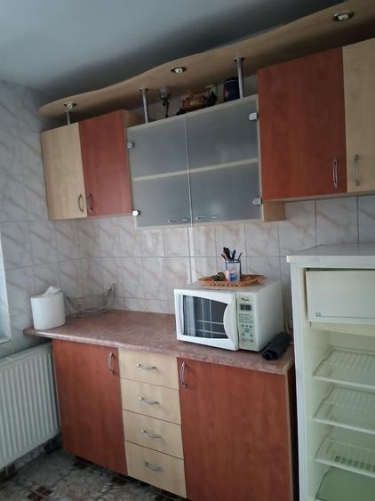 Apartament cu 3 camere decomandat în 1 Mai