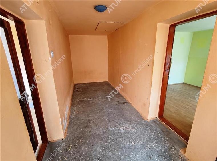 Casă individuală cu 4 camere cu Canalizare în Porumbacu de Sus