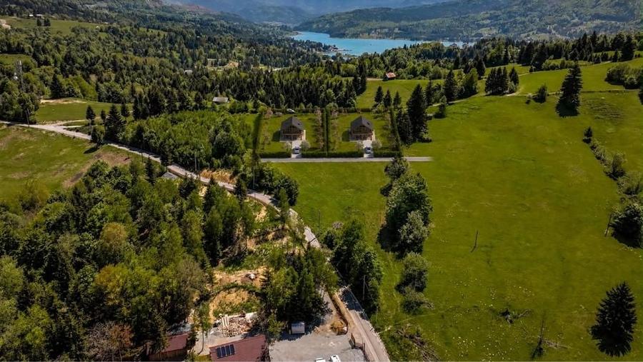Teren de 7200 mp, în Colibița