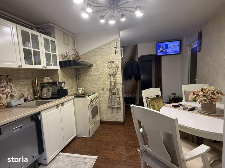 Apartament cu 4 camere decomandat în Central