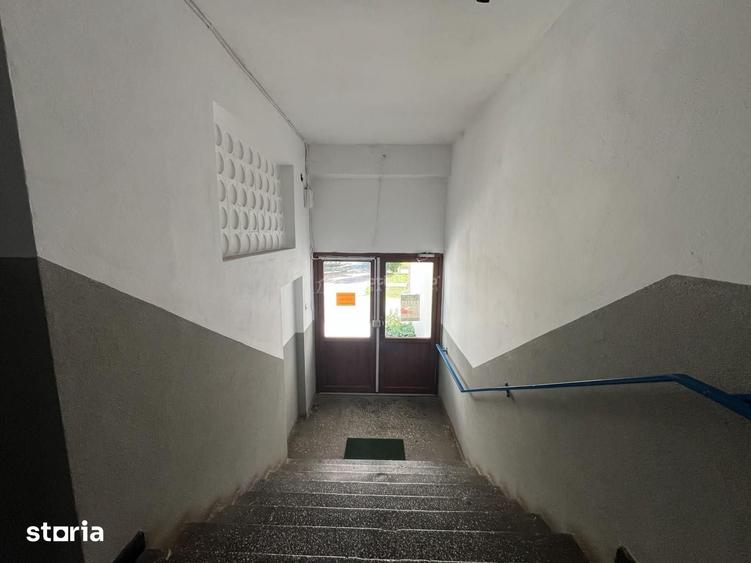 Apartament cu 3 camere semidecomandat în Ultracentral