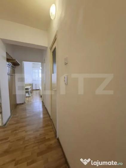 Apartament 3 camere, 66 mp, 2 locuri de parcare, zona Calea - 7