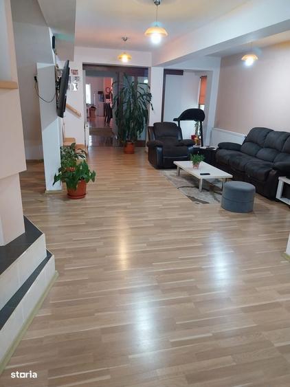 Casă cu 4 camere cu Teren 730 Mp în Exterior Vest