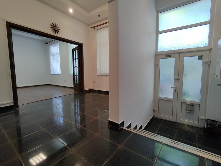 Spațiu comercial, de 40 mp, în Central