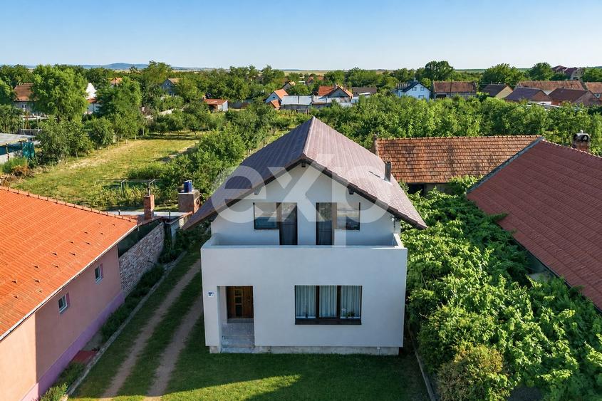 Casă individuală cu 4 camere cu Teren 919 Mp în Hitiaș