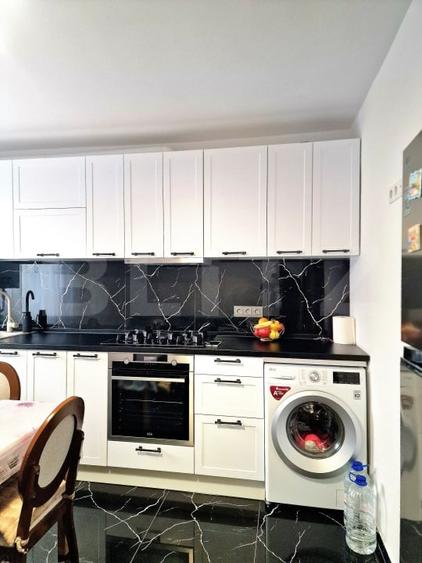 Apartament cu 2 camere semidecomandat, mobilat în Florești