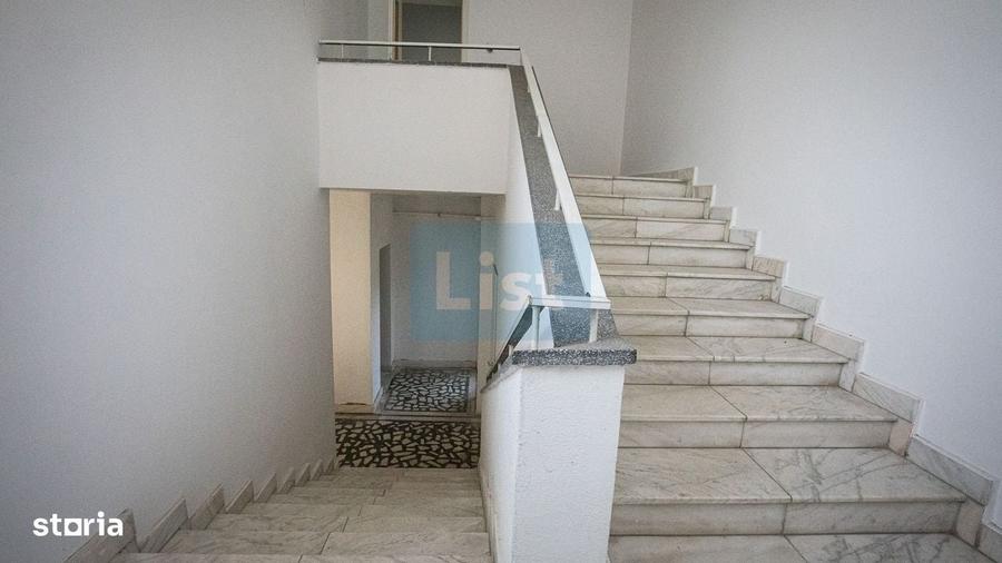 Spațiu comercial, de 600 mp, în Moniom