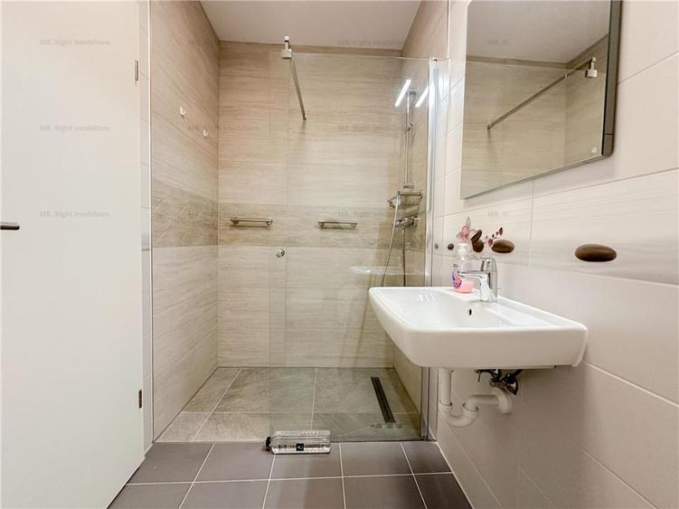 Apartament cu 3 camere decomandat în Avantgarden