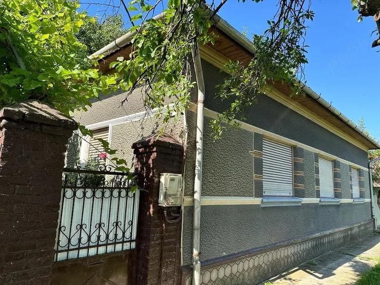 Casă cu 5 camere cu Teren 1440 Mp în Central