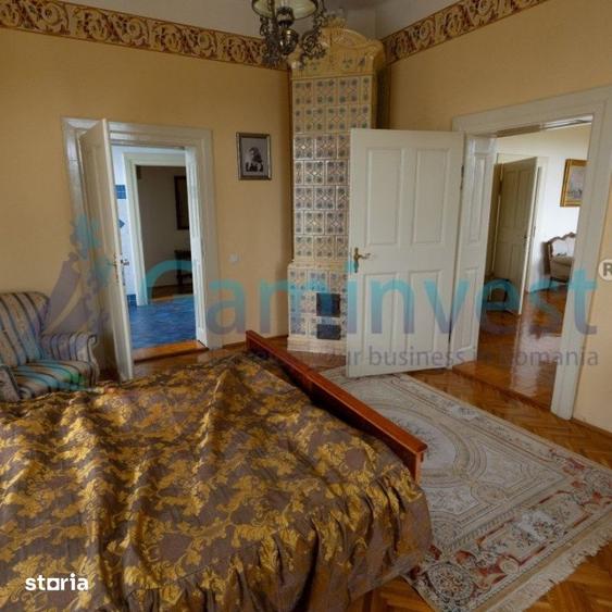 Casă cu 4 camere cu Teren 10000 Mp în Sălard