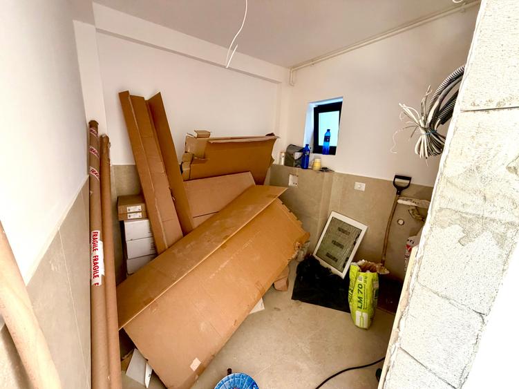 Duplex cu 5 camere cu Canalizare în Sud