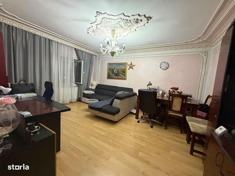 Apartament cu 3 camere decomandat în Sebastian