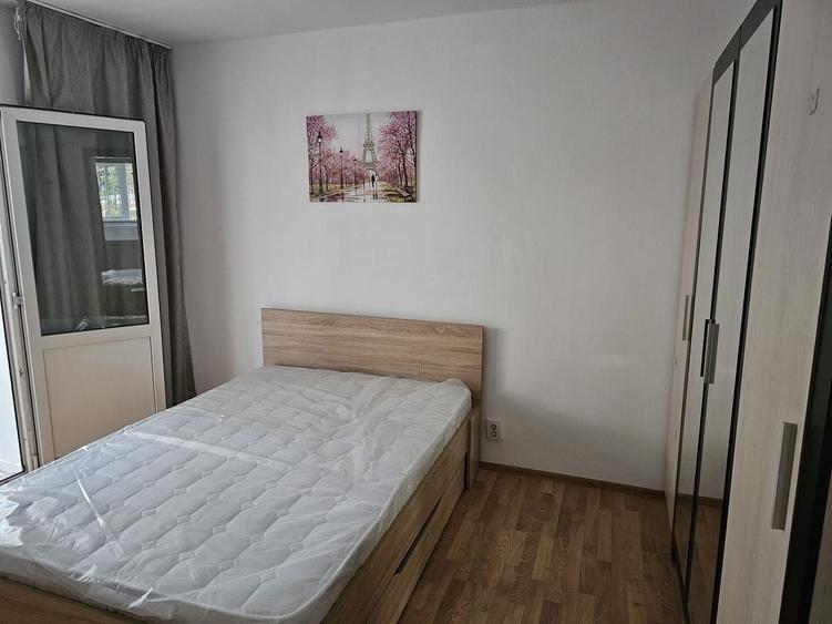Apartament cu 2 camere decomandat în Titan