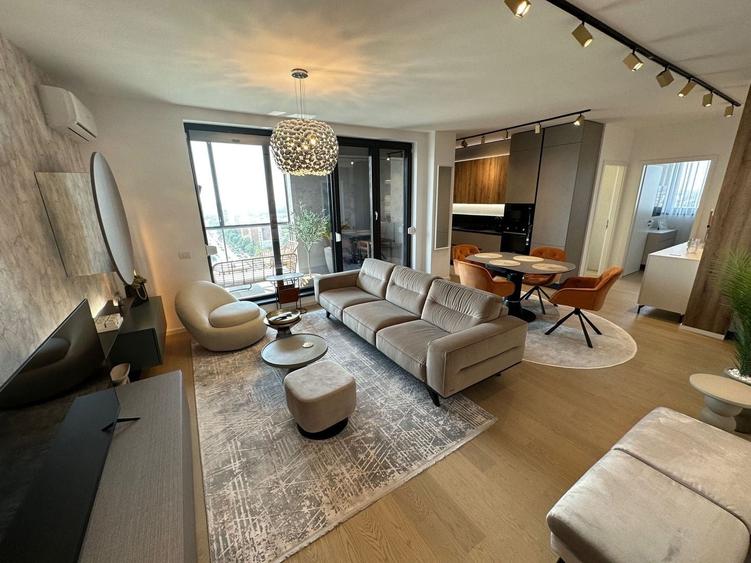 Apartament cu 3 camere decomandat în Central