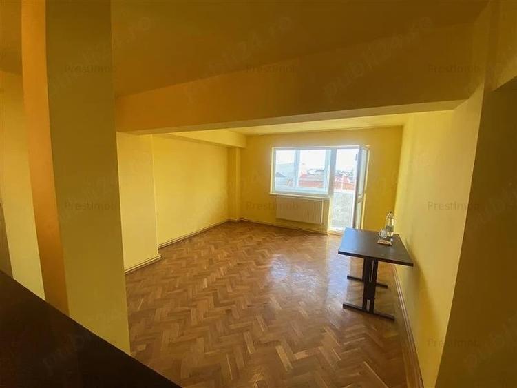 Apartament cu 4 camere decomandat în Ultracentral