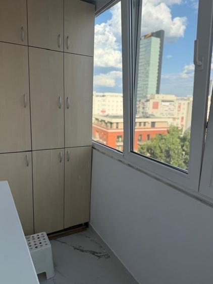 Apartament cu 3 camere decomandat, mobilat în Banu Manta