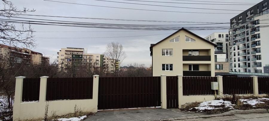Casă cu 4 camere în Central