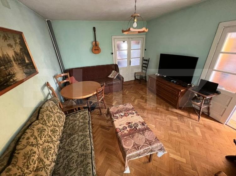 Casă individuală cu 5 camere cu Canalizare în Cetate