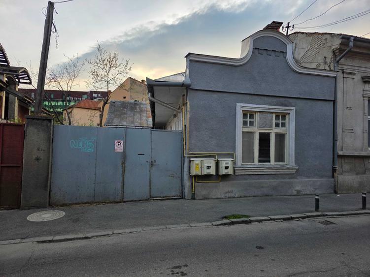 Casa cu teren ultra central pe Str Constanta - 1