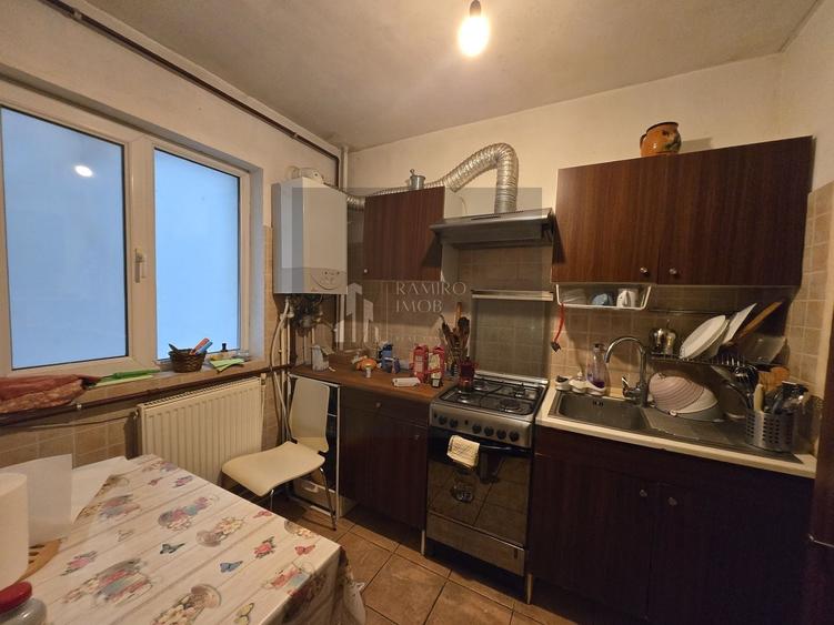 Apartament cu 3 camere decomandat, mobilat în Prelungirea Ferentari