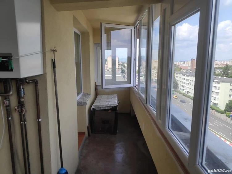 Apartament cu 3 camere decomandat în Astra