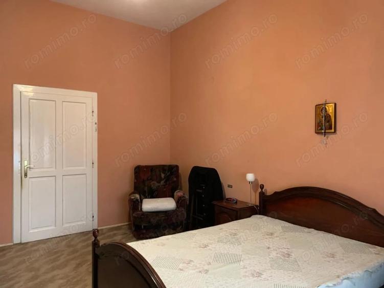 Casă cu 4 camere cu Teren 347 Mp în Sinaia