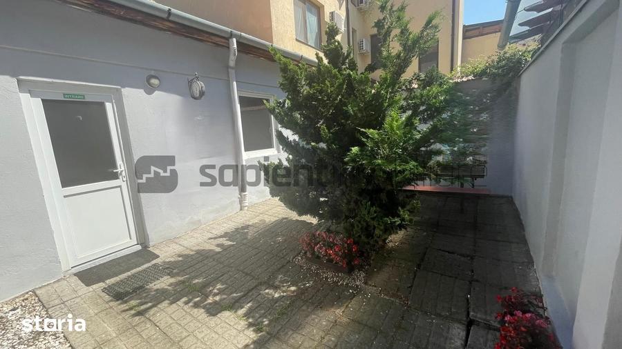 Casă cu 3 camere cu Canalizare în Central