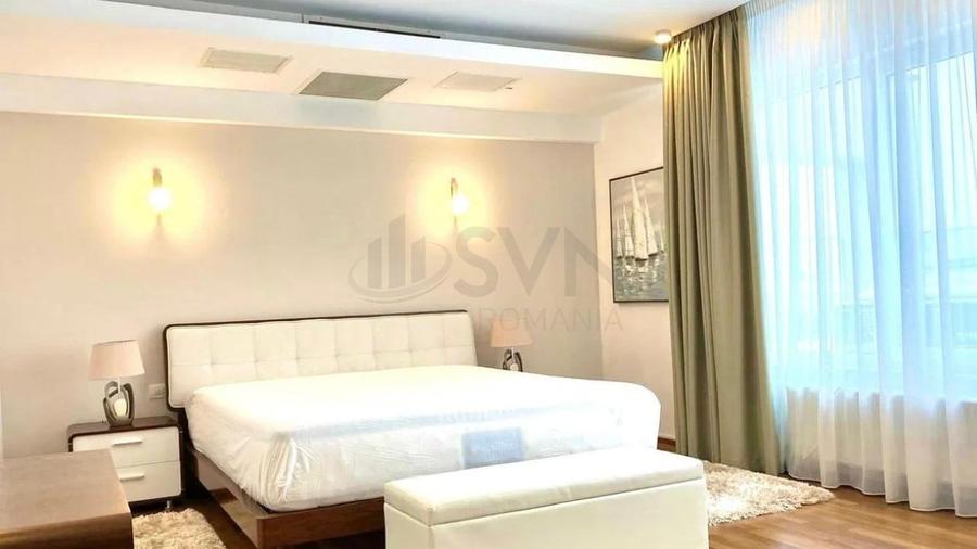 Apartament cu 3 camere semidecomandat, mobilat în Nordului