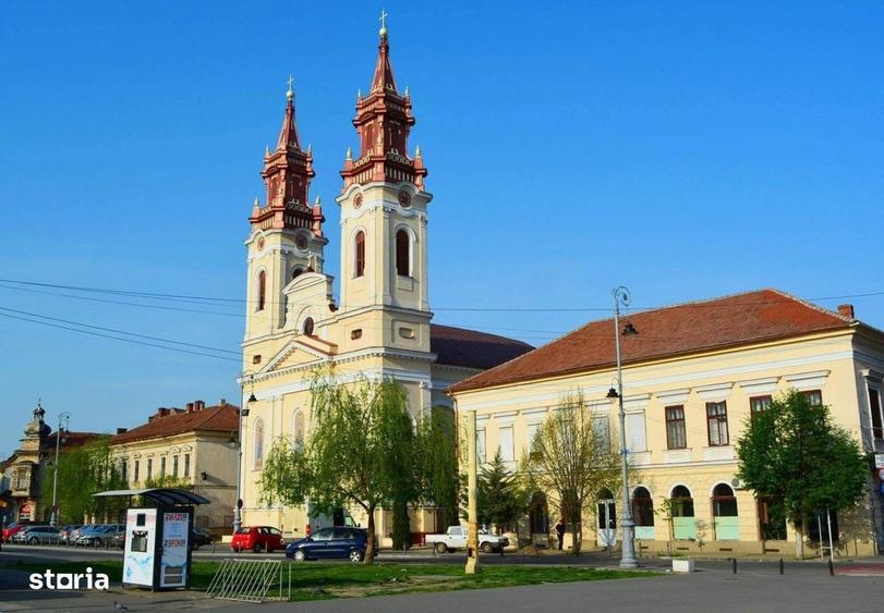 Garsonieră decomandată în Central