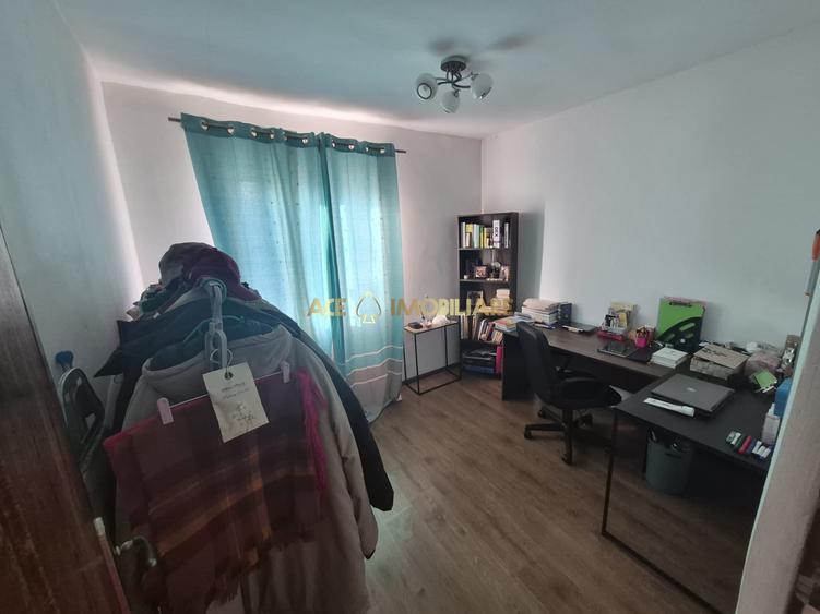 Casă individuală cu 3 camere cu Canalizare în Sud