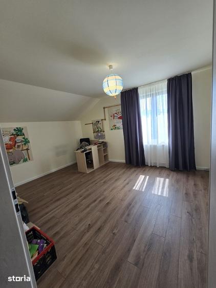Casă cu 4 camere cu Teren 500 Mp în Berceni
