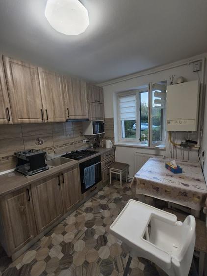 Apartament cu 3 camere decomandat în Central