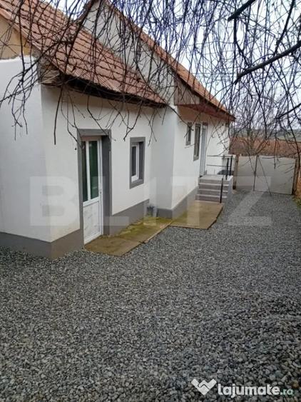 Casă cu 2 camere cu Teren 2850 Mp în Răhău