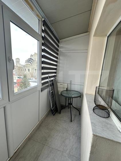Apartament cu 2 camere semidecomandat, mobilat în Craiovița Nouă
