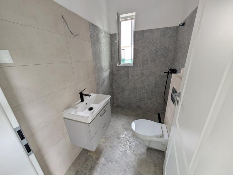 Casă individuală cu 4 camere cu Canalizare în Otopeni