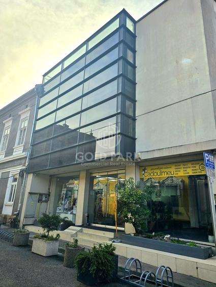 Birou, de 140 mp, în Ultracentral