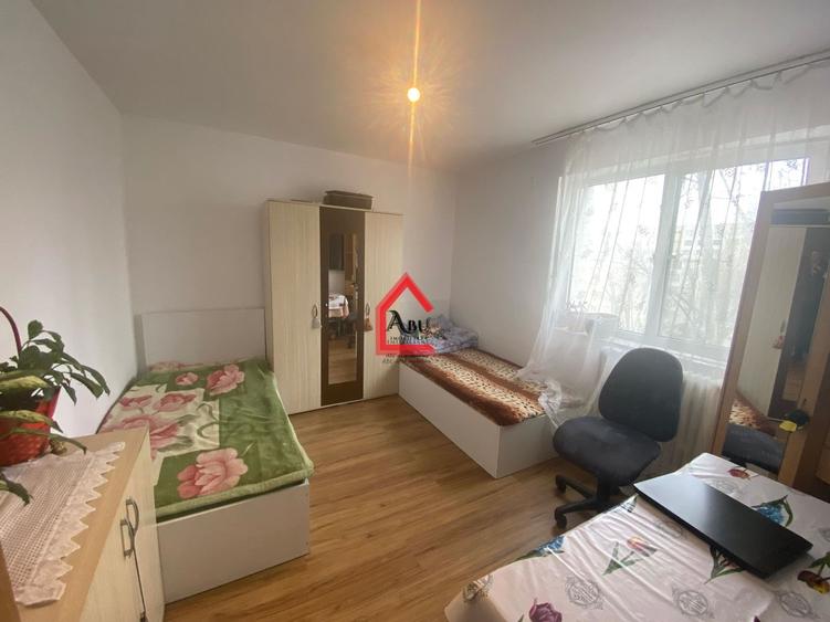 Apartament cu 2 camere decomandat, mobilat în Alexandru cel Bun