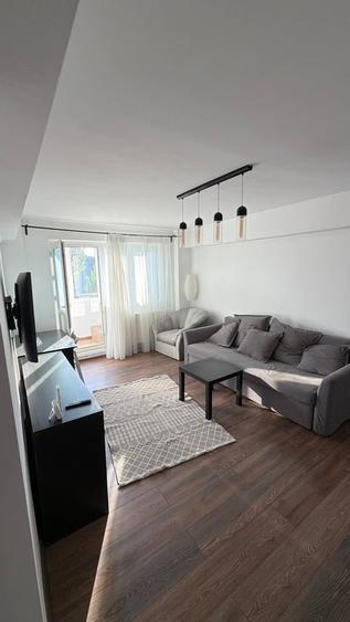 Apartament cu 3 camere semidecomandat în Măgurele