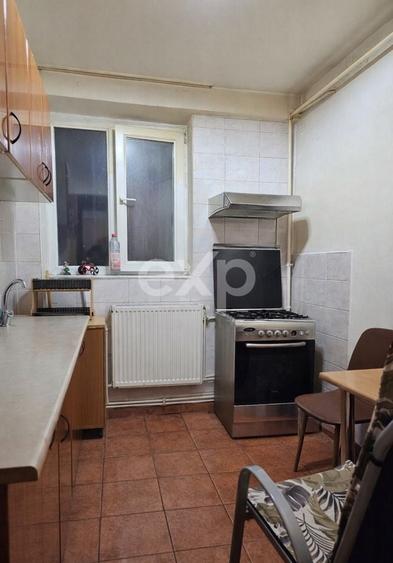 Apartament cu 4 camere decomandat în Craiovei