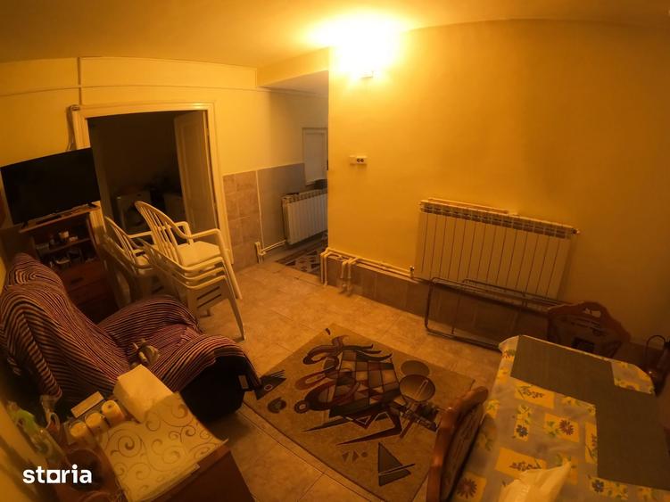 Casă cu 6 camere cu Teren 200 Mp în Central