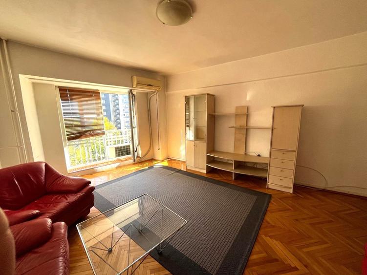 Apartament cu 3 camere decomandat, mobilat în Unirii — fotografia 1