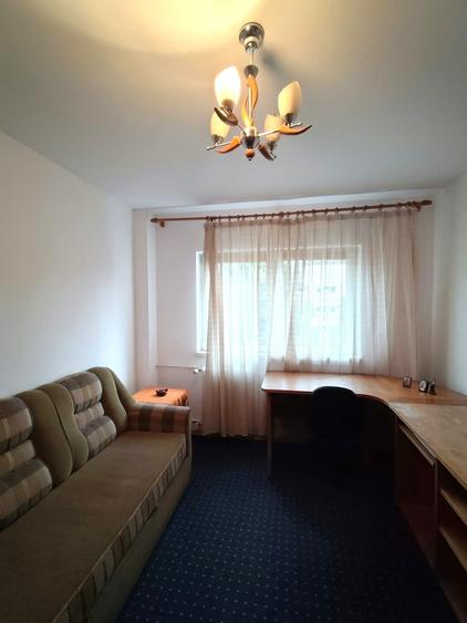Apartament cu 3 camere decomandat în Berceni
