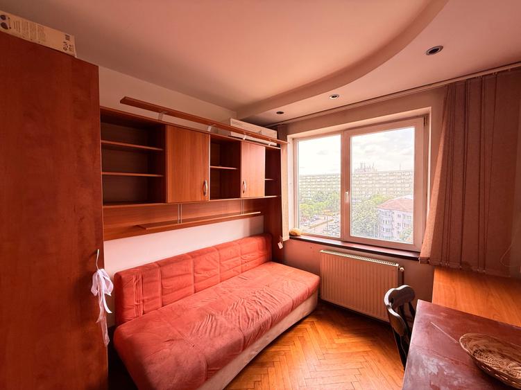 Apartament cu 3 camere decomandat în Spitalul Județean