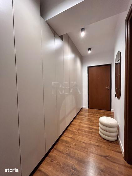 Apartament cu 3 camere semidecomandat în Parcul Carol